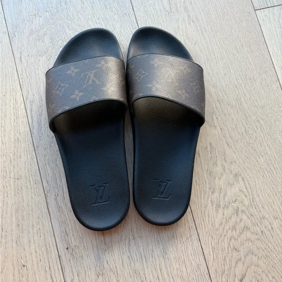 Louis Vuitton Monogram Brown and Black Slides - Picture 2 of 9
